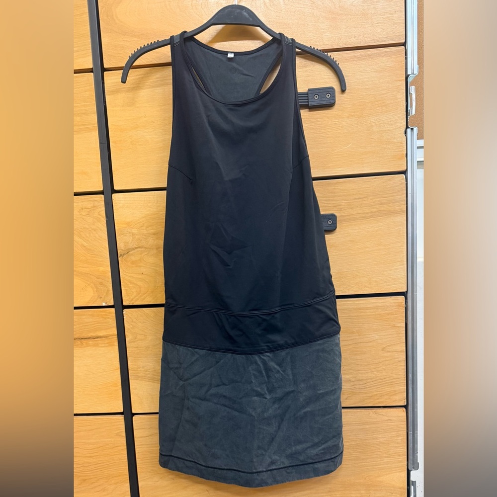 Lululemon Athletica Black and Gray Pencil Skirt